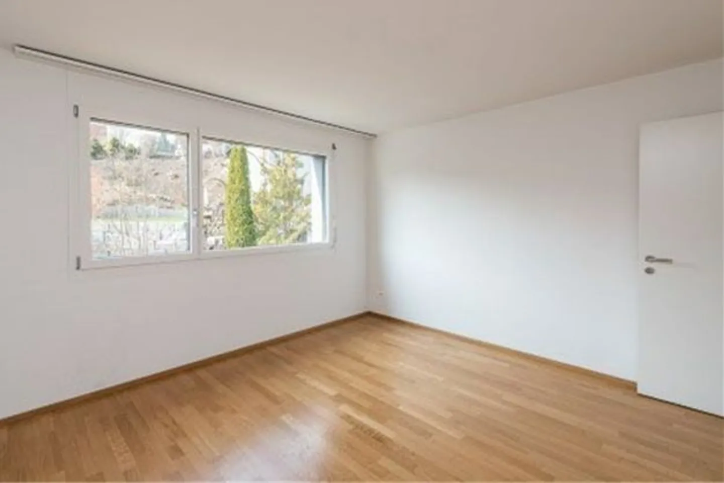 Vous cherchez un nouveau bureau près de la gare de Wetzikon ? Nous l'avons....... - Photo 4 sur 6