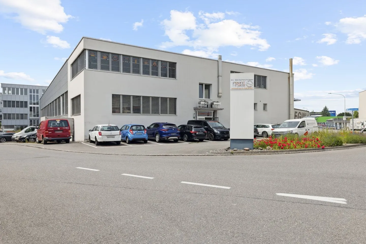 Flexible commercial space with daylight - Photo 11 of 11