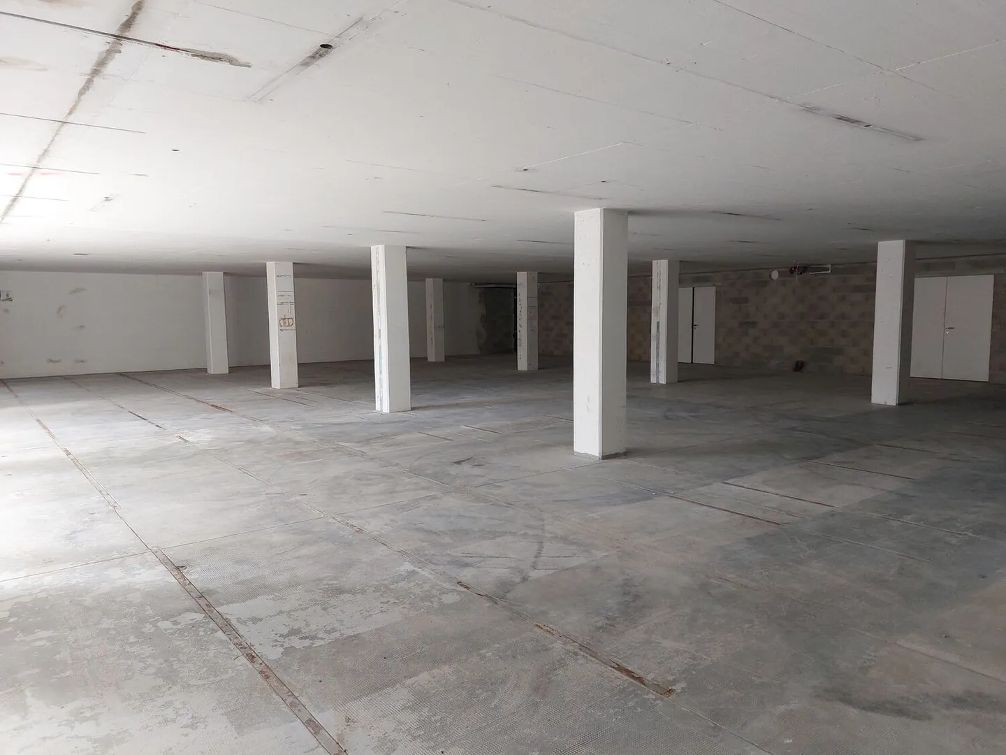 Workshop/Office 150 m2 to Measure – Near Amenities and Transport - Photo 2 of 4