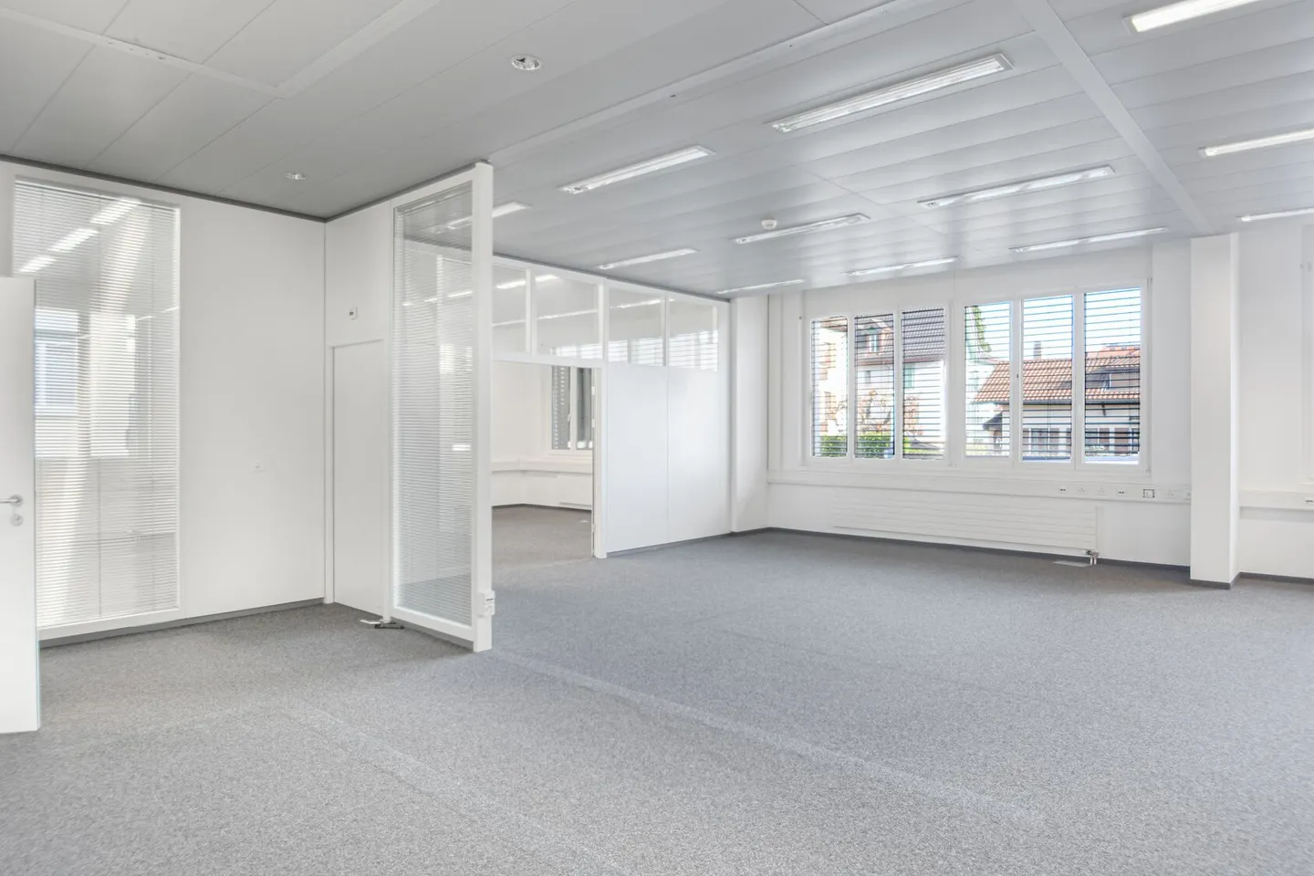 Office/Workshop 378 m2 - Near Highway and Traffic - Photo 10 of 13