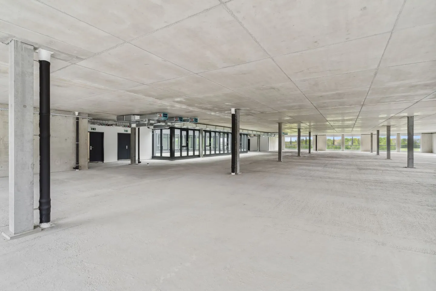 New in Gland – Large Business and Industrial Area / 1,200m2 - Photo 6 of 10