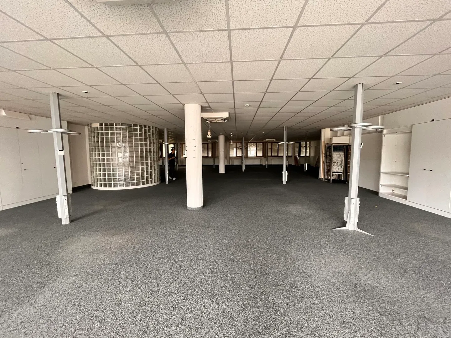 Area di 605 m2 - Contratto di affitto flessibile - Foto 3 di 3