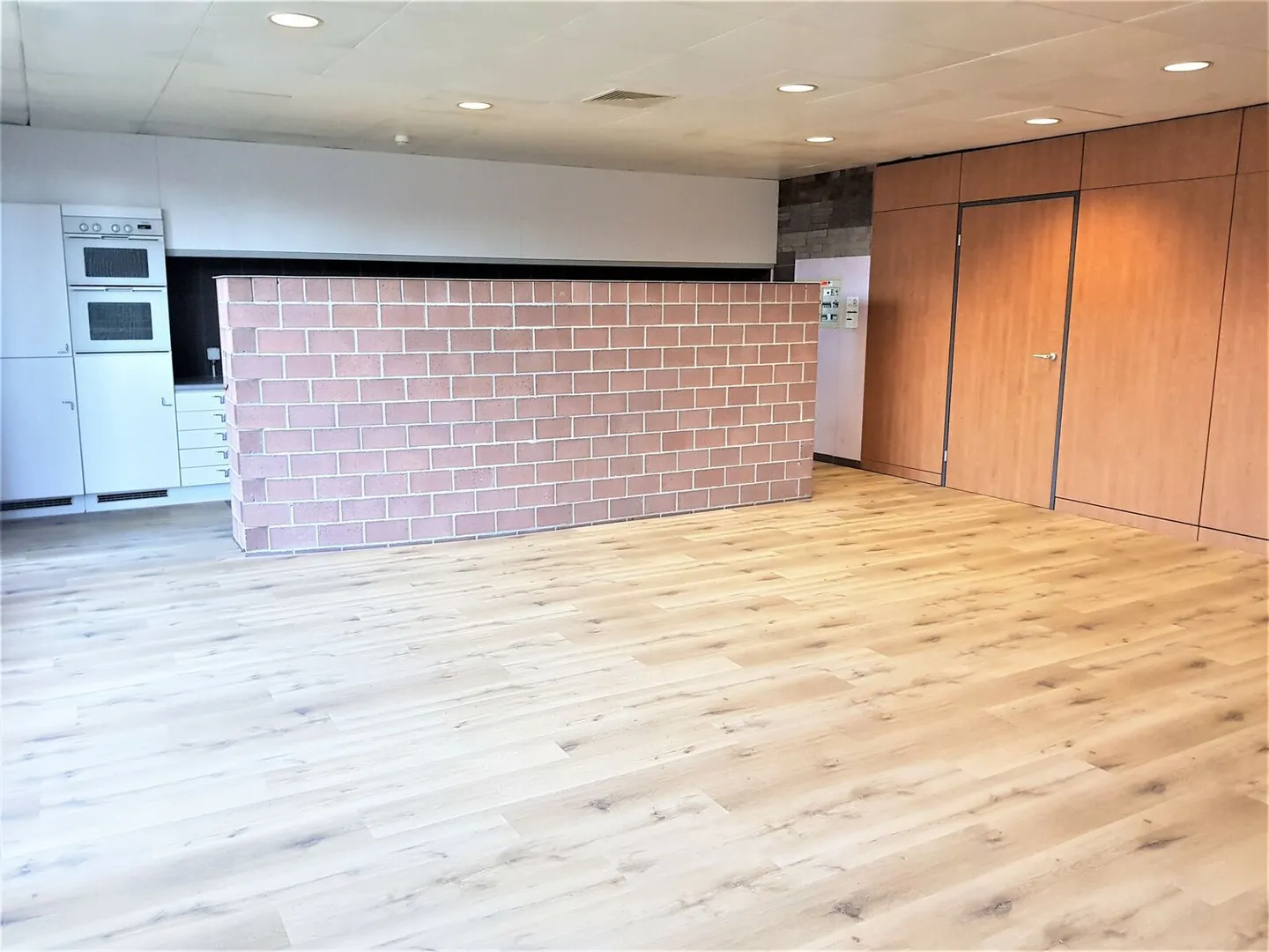 Büro mit Küche und Terrasse - Foto 5 von 10