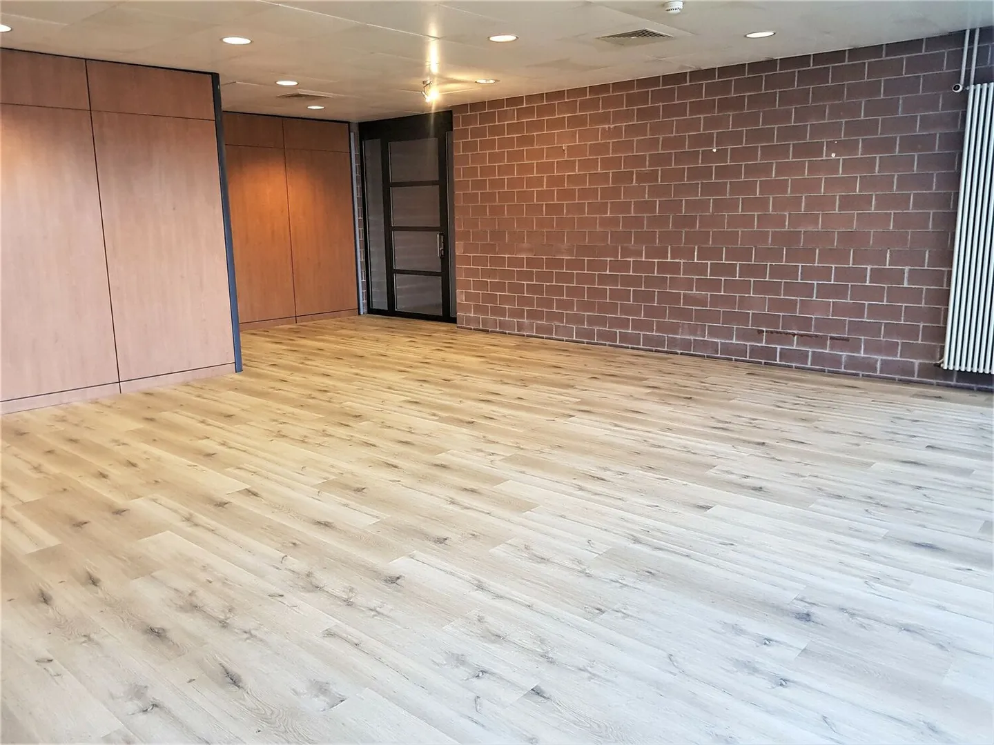 Büro mit Küche und Terrasse - Foto 2 von 10