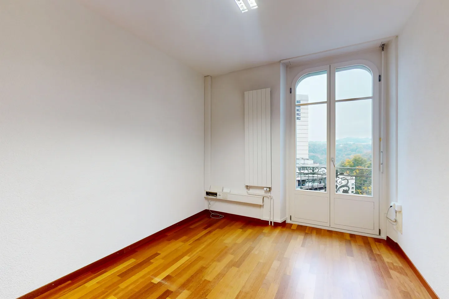 Beautiful bright space in the center of Fribourg - Photo 8 of 9