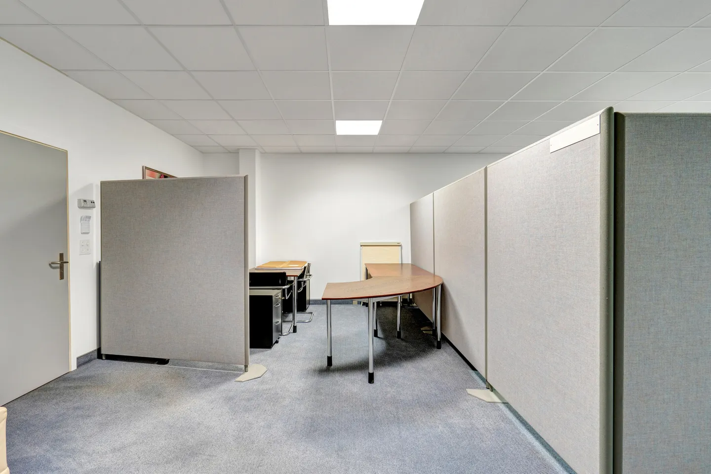 Furnished Workplace in High-Tech Center - Photo 2 of 3
