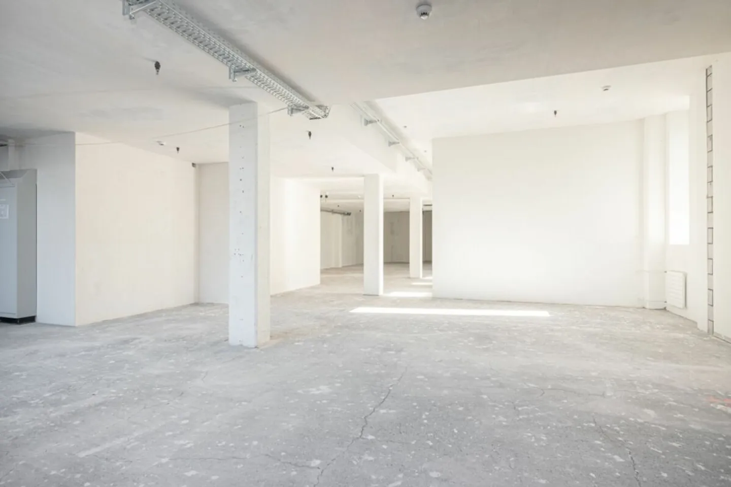 Ground floor space at the popular Alpenquai - Photo 6 of 11
