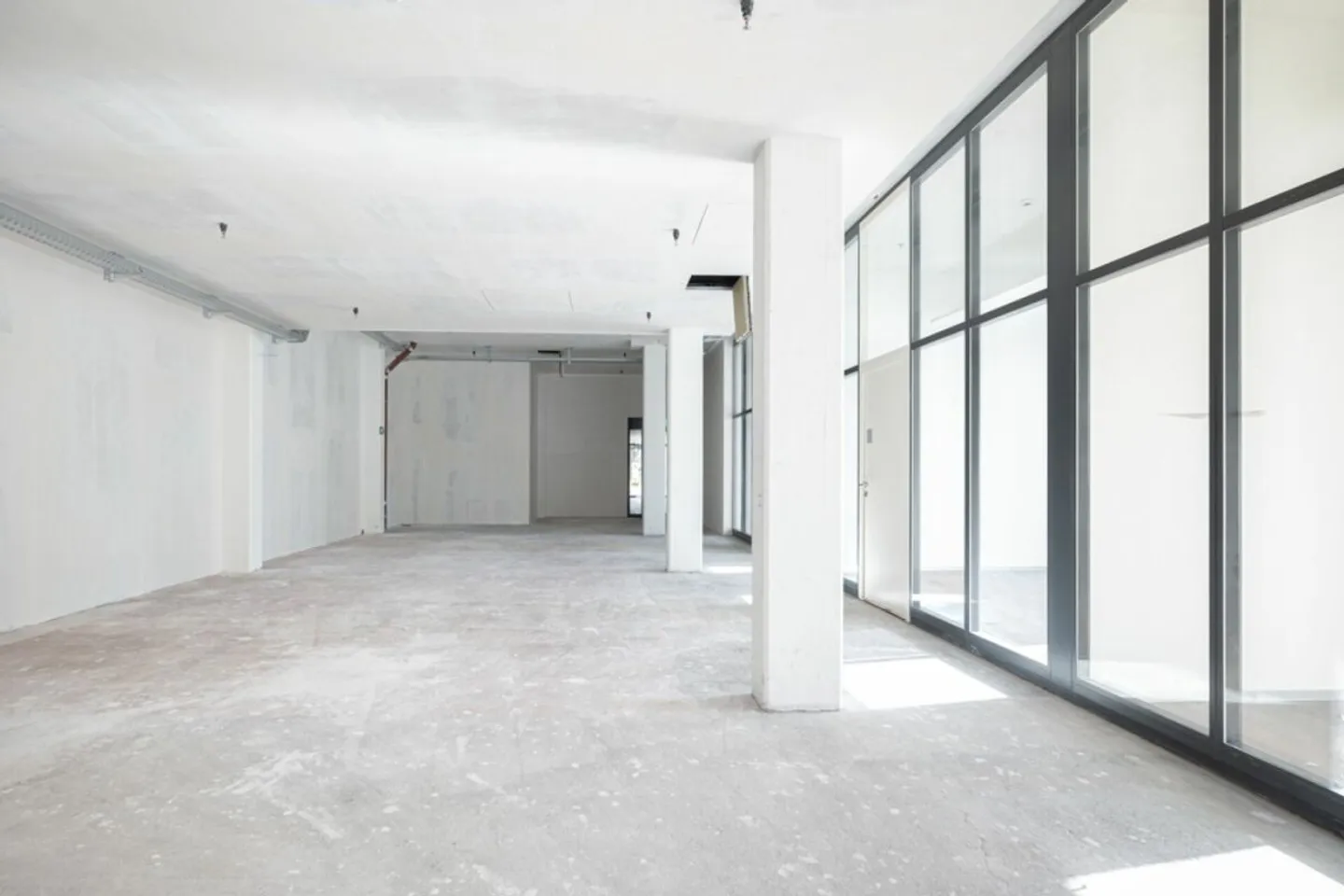 Ground floor space at the popular Alpenquai - Photo 5 of 11