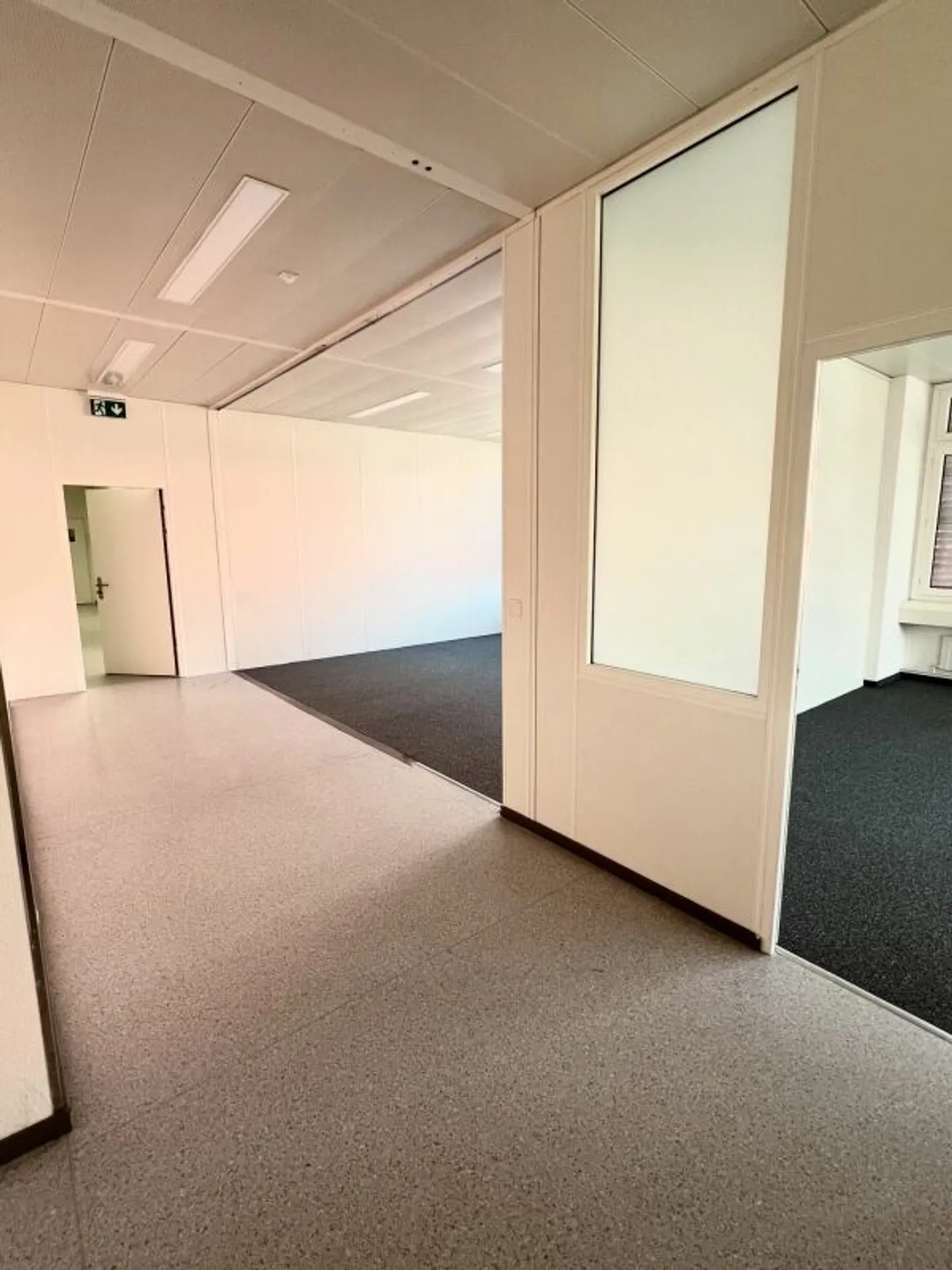 Geräumige Bürofläche zu vermieten - Foto 4 von 6