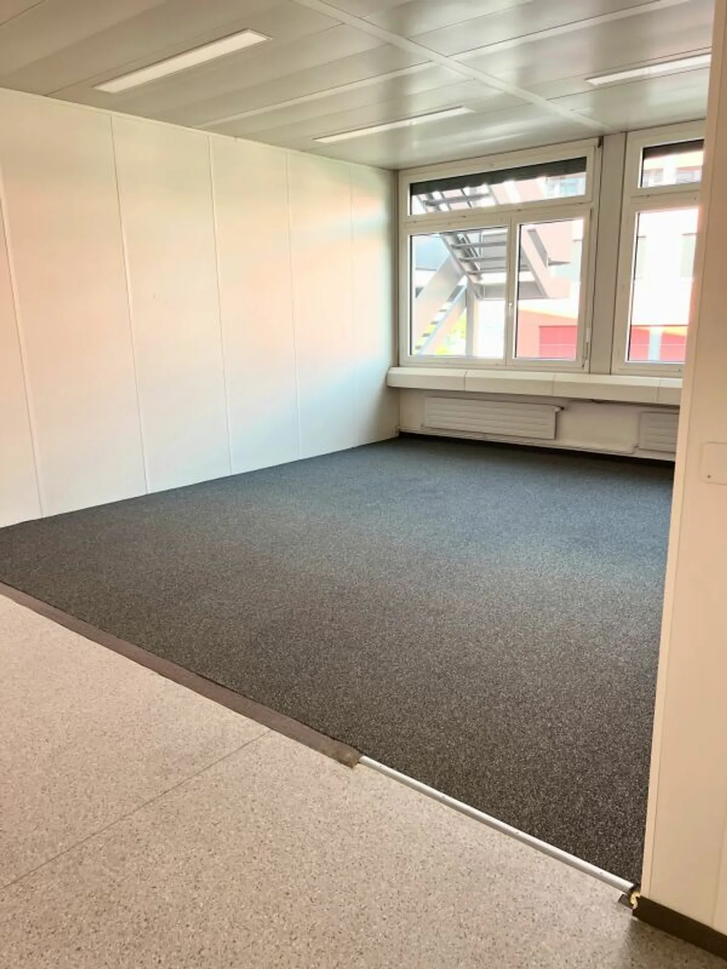 Geräumige Bürofläche zu vermieten - Foto 1 von 6