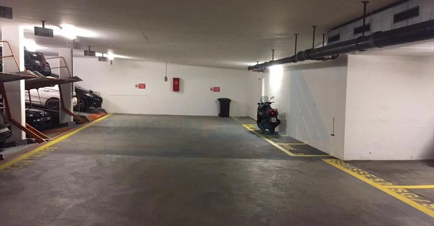 Garage - Foto 2 von 3