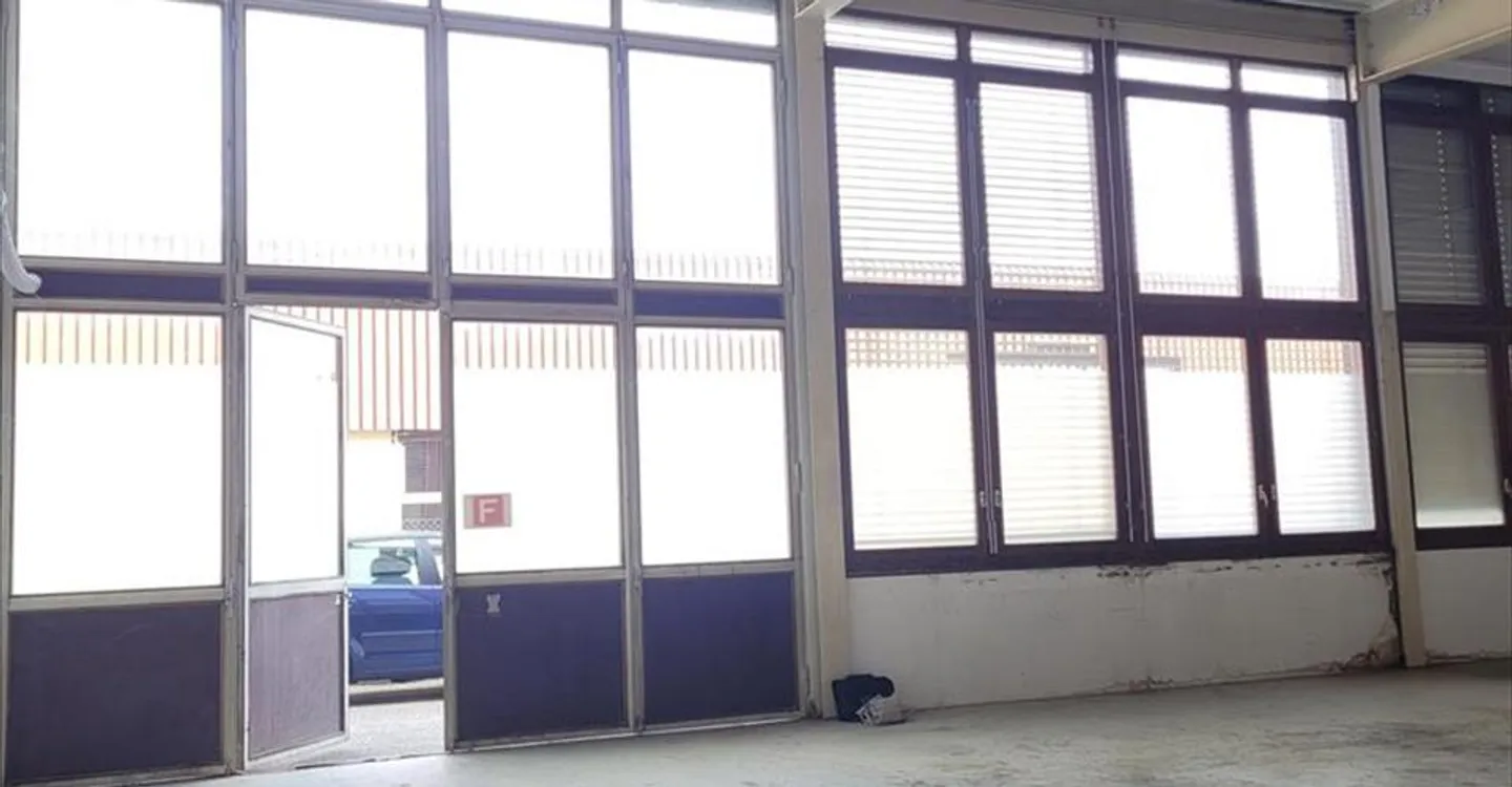 Atelier Spacieux à Satigny - Photo 2 sur 3