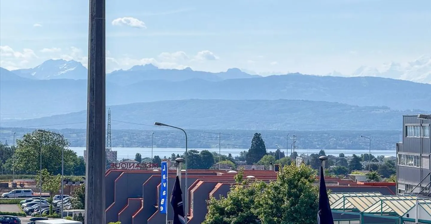 Bureau spacieux avec vue sur le lac - Photo 13 sur 13