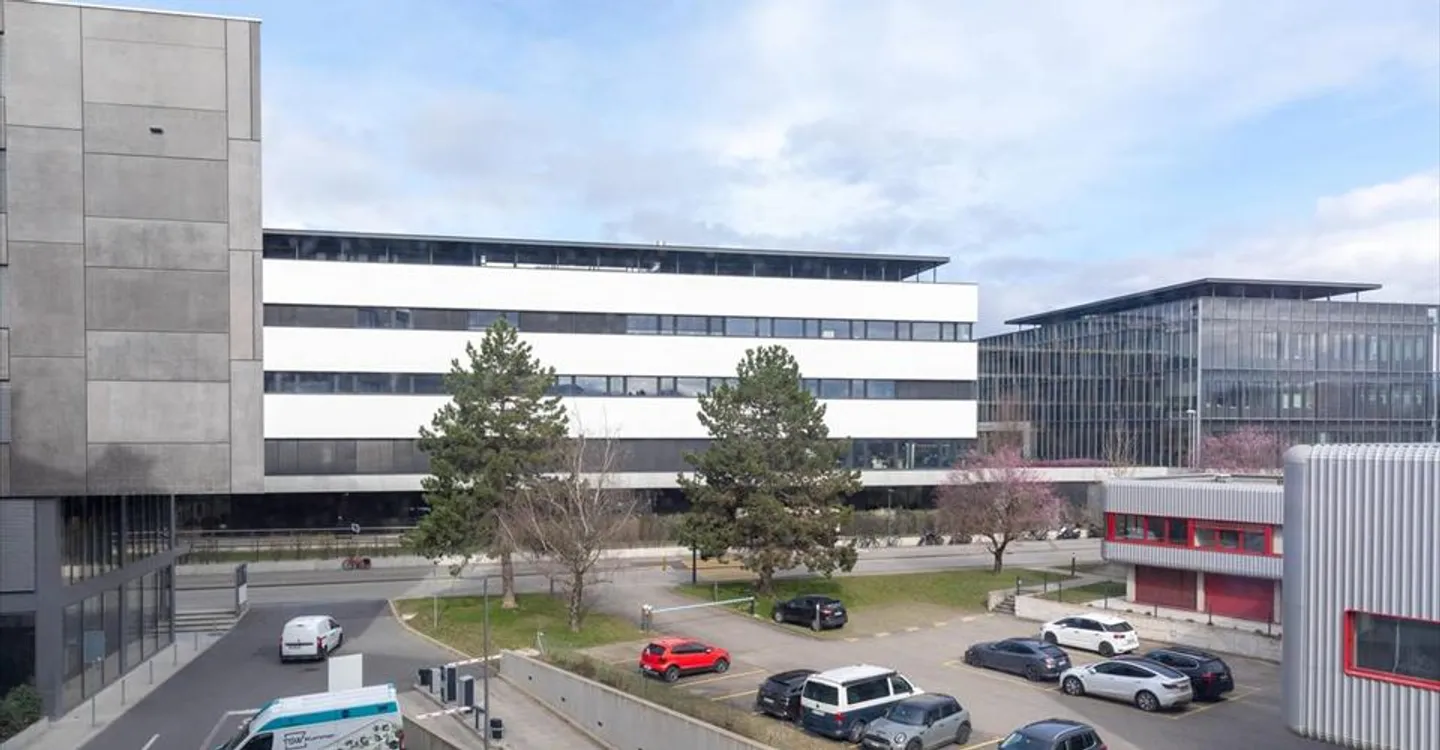 Bureau Moderne à Meyrin - Photo 3 sur 13