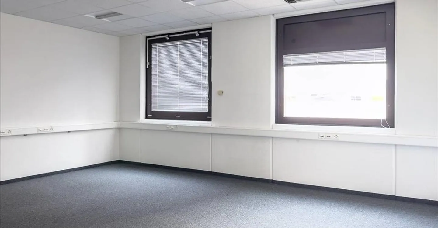 Office - Photo 4 of 7