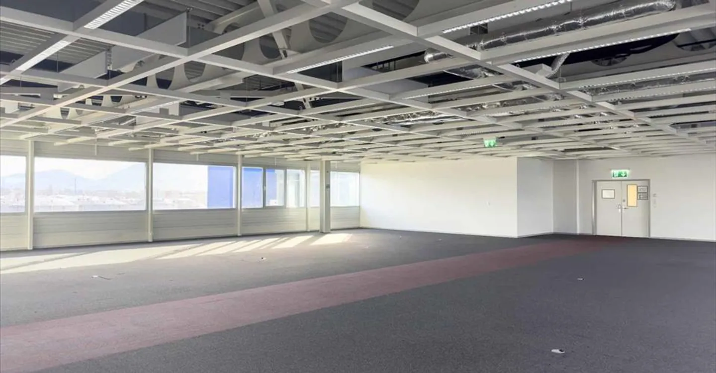 Industry 1 room - Photo 1 of 10