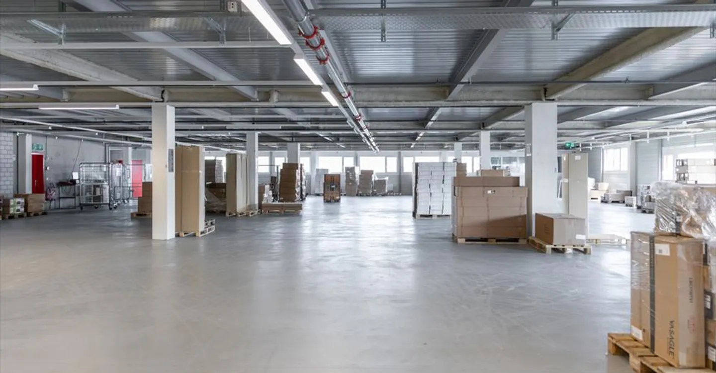 Espace de stockage moderne à Genève - Photo 10 sur 13