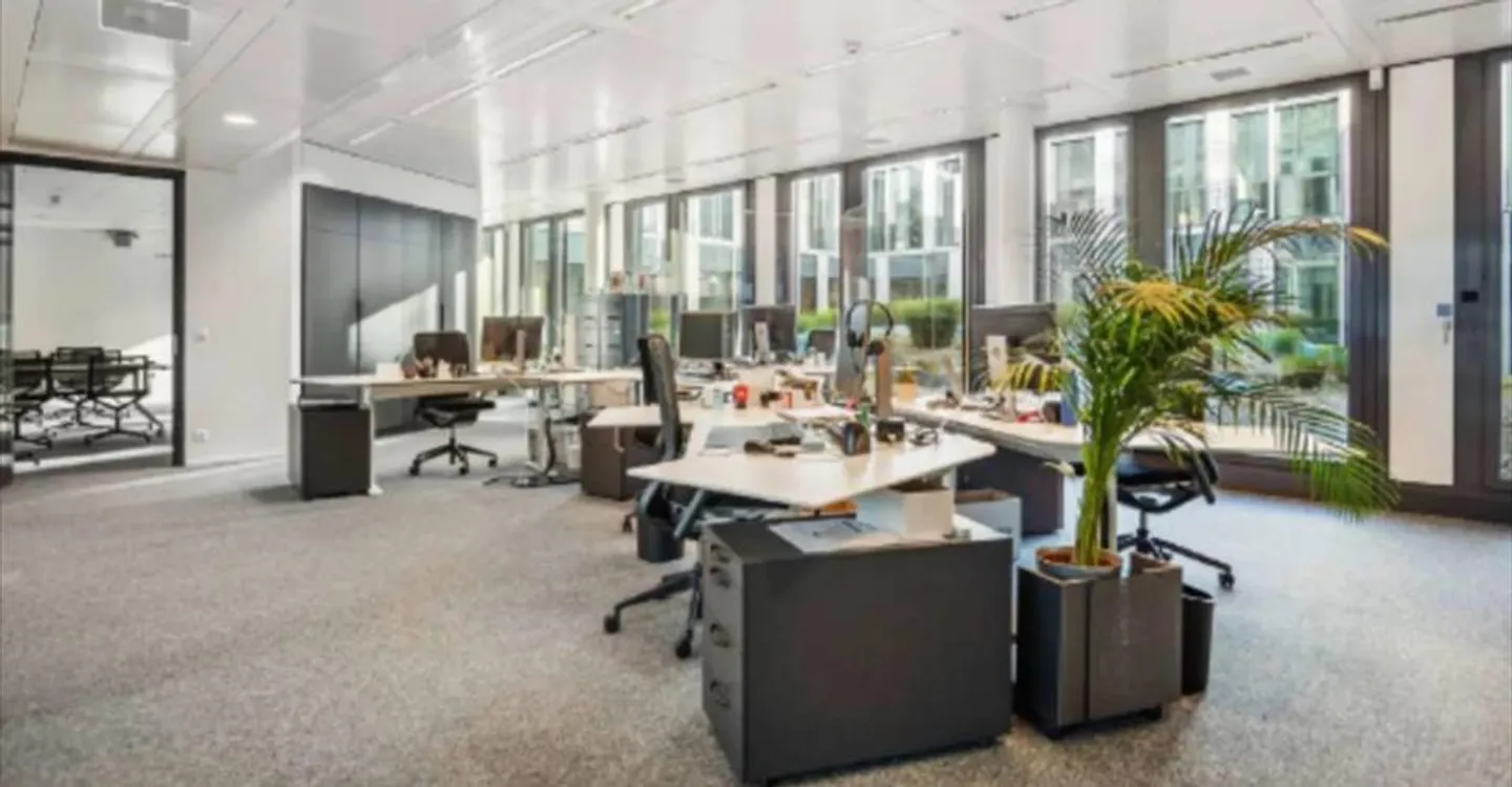 Espace de Bureau Contemporain - Photo 3 sur 9