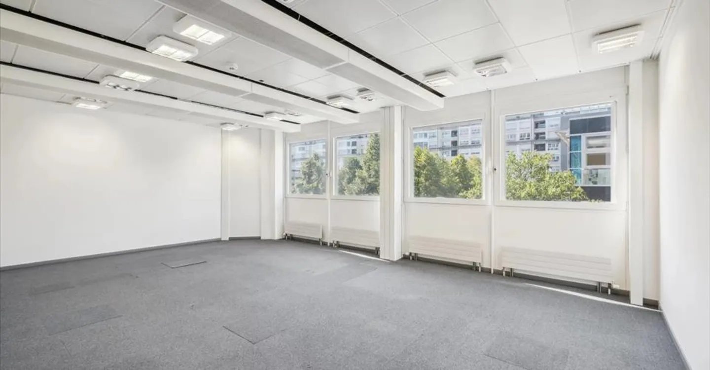 Espace de Bureau Moderne - Photo 11 sur 13