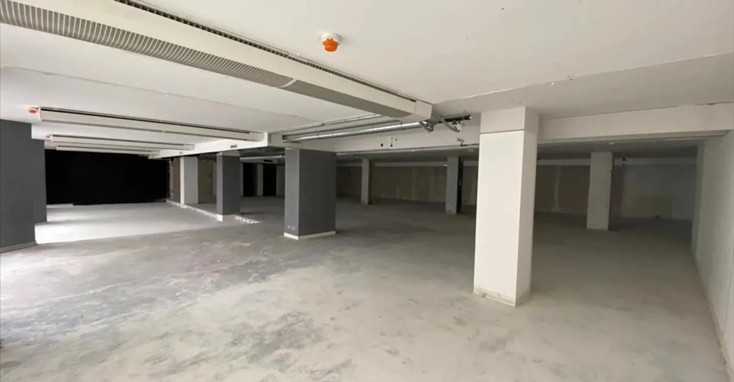 Espace Commercial Prestigieux - Photo 2 sur 7