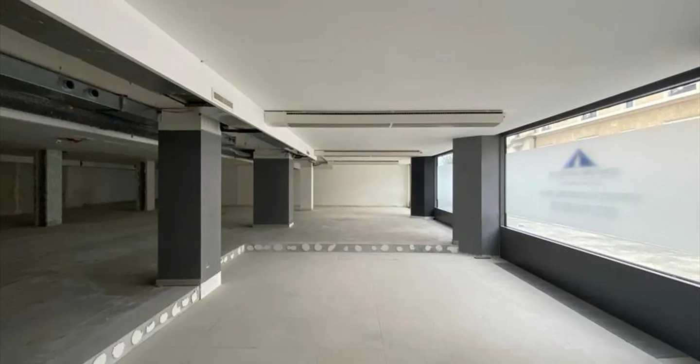 Espace Commercial Prestigieux - Photo 4 sur 7