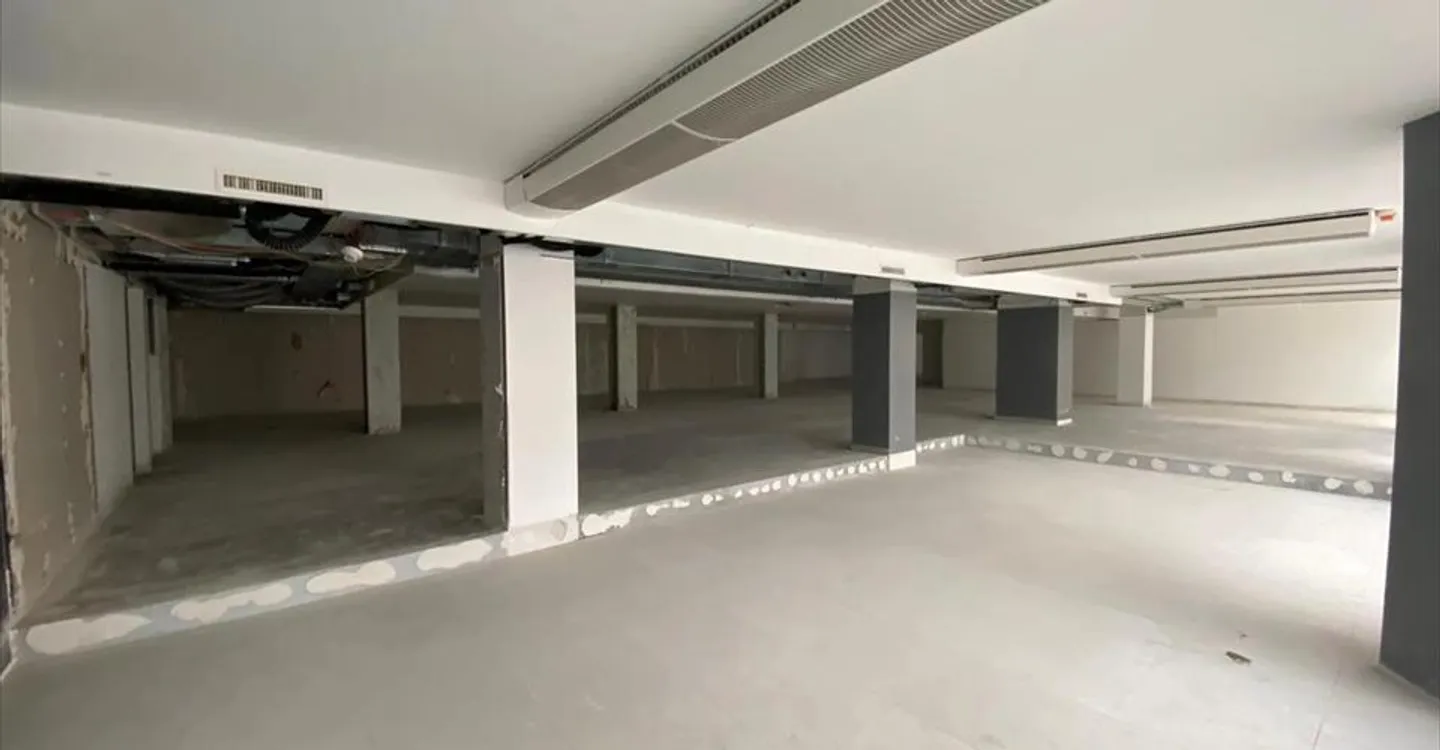 Espace Commercial Prestigieux - Photo 3 sur 7