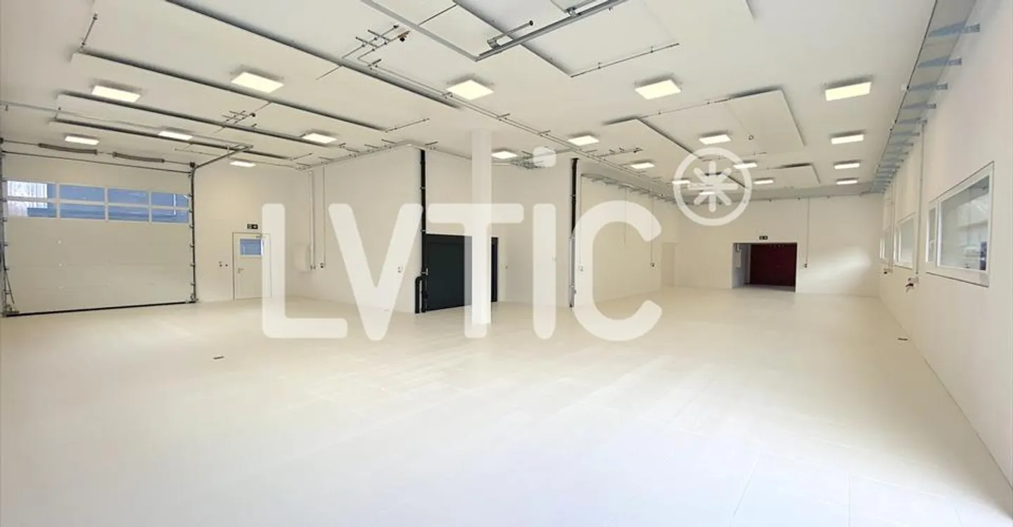 Espace industriel à louer - Photo 1 sur 13