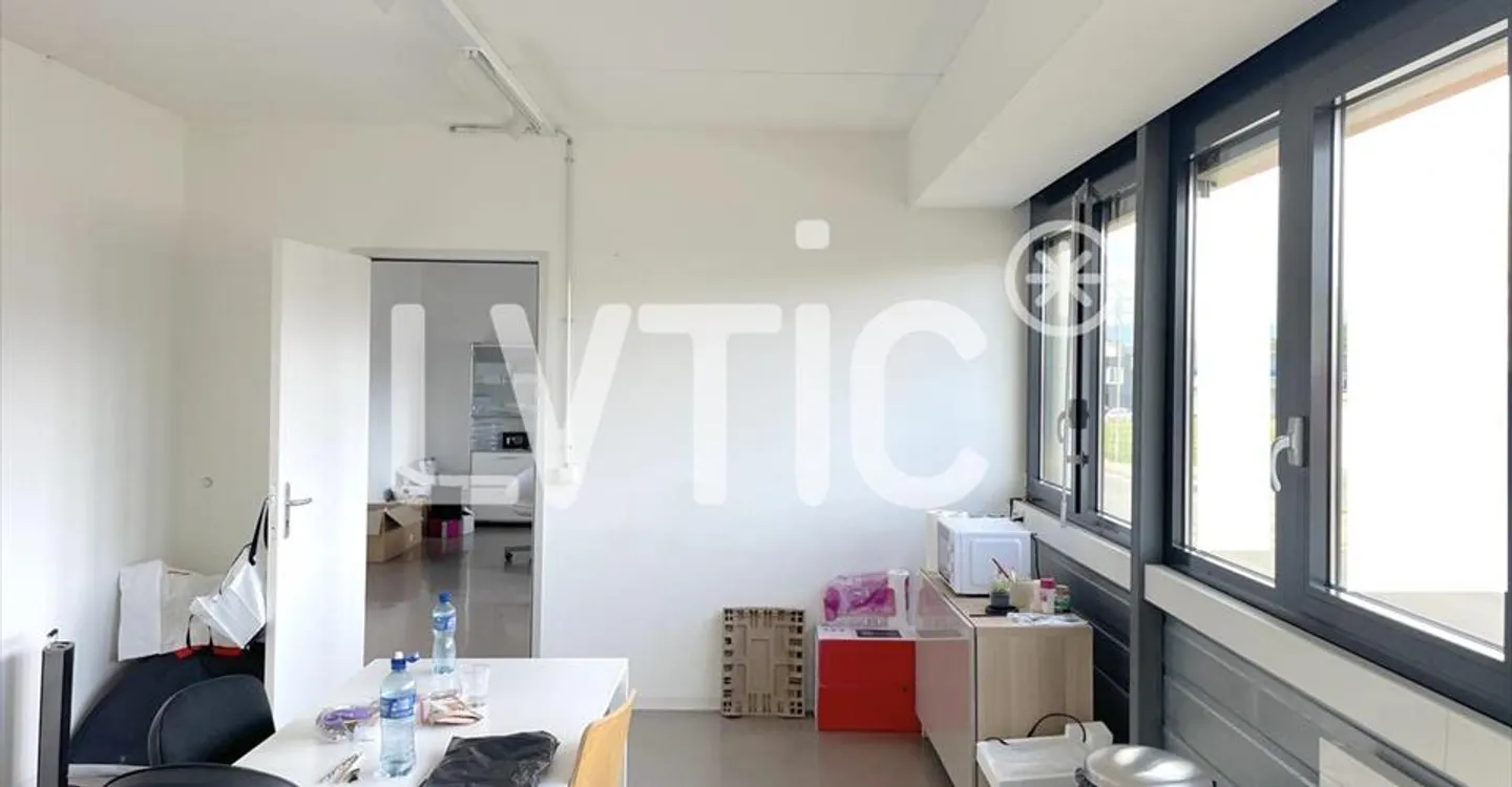 Espace Commercial Polyvalent à Nyon - Photo 2 sur 12