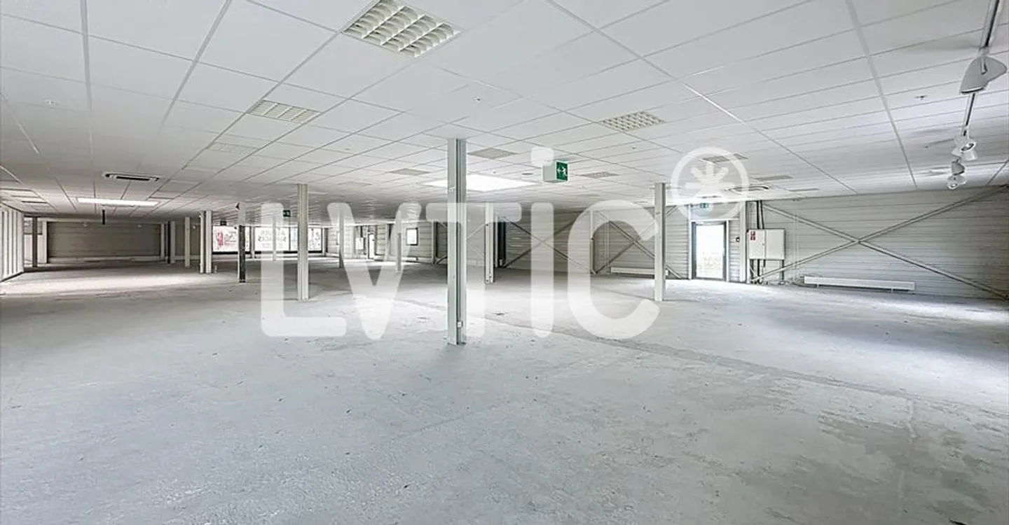 Commerce - Photo 7 of 13