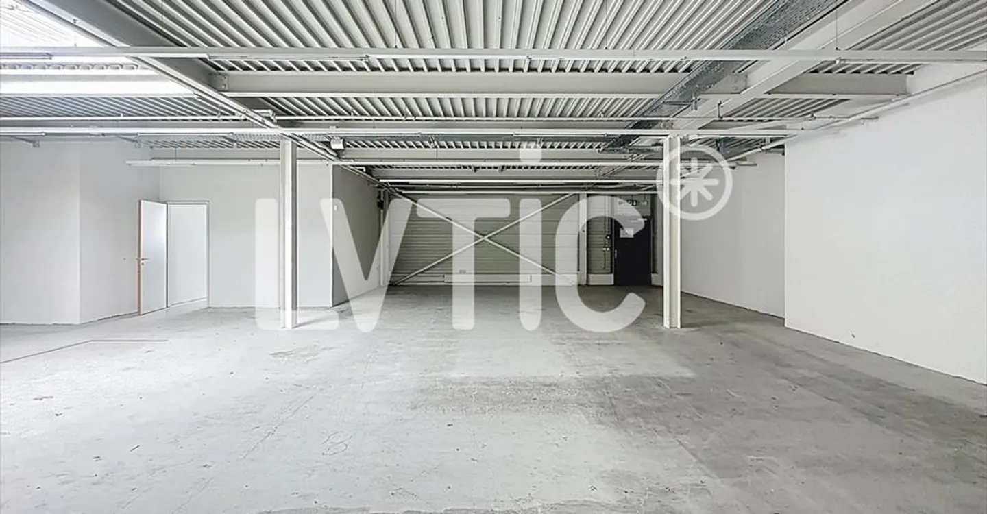 Commerce - Photo 9 of 13