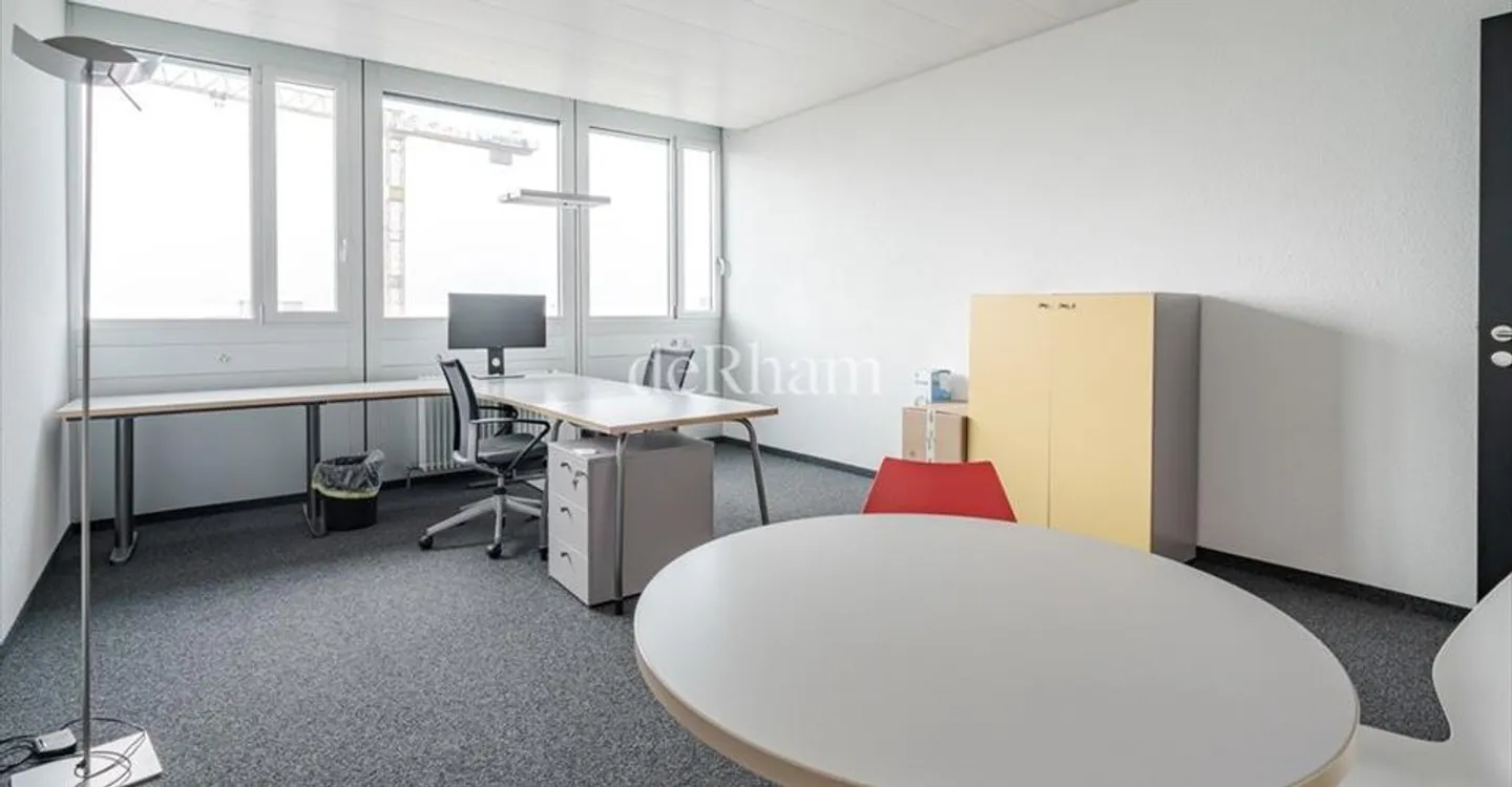 Bureaux Fonctionnels à Y-PARC - Photo 2 sur 9