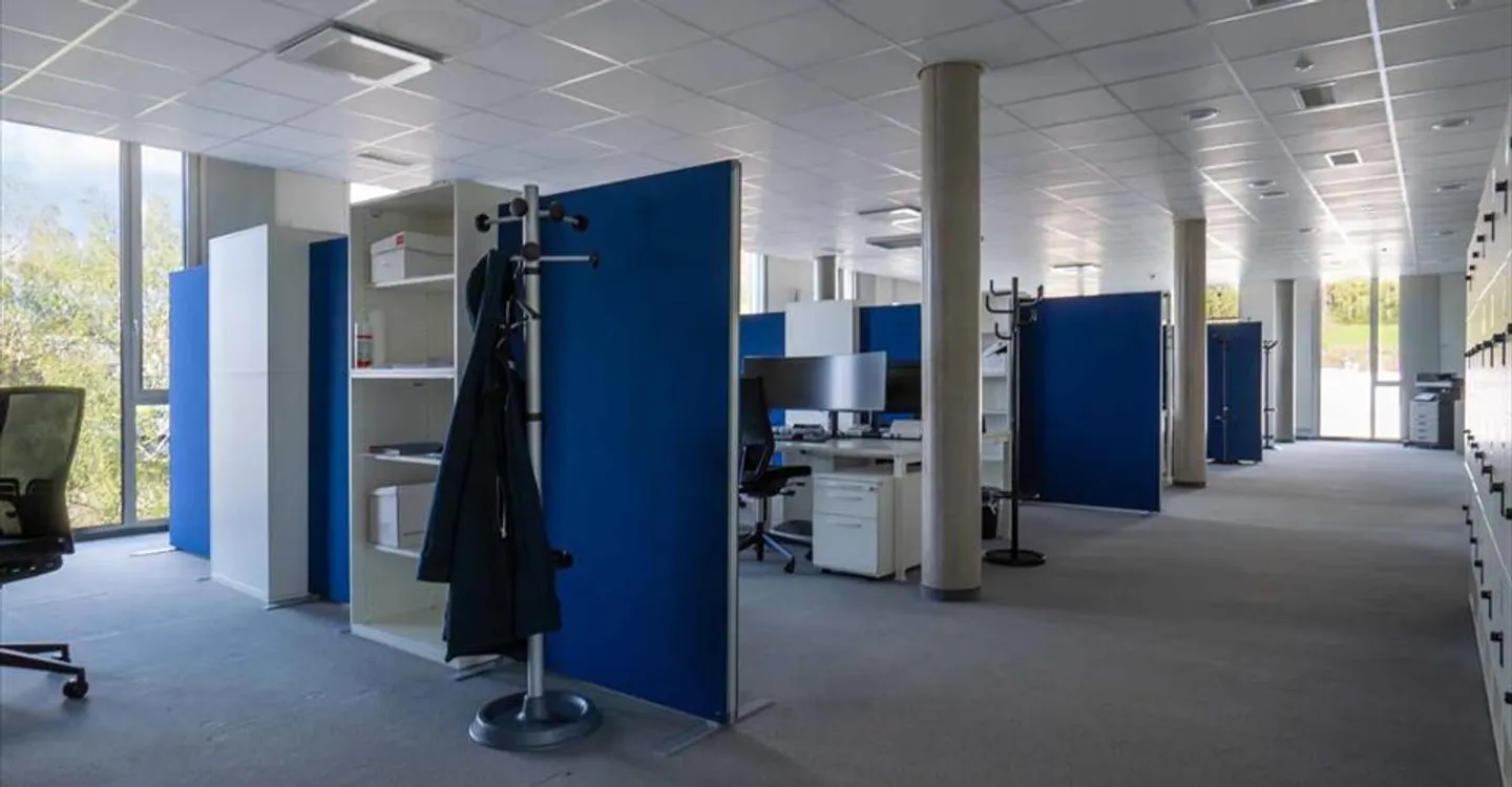 Office 5 rooms - Photo 2 of 4