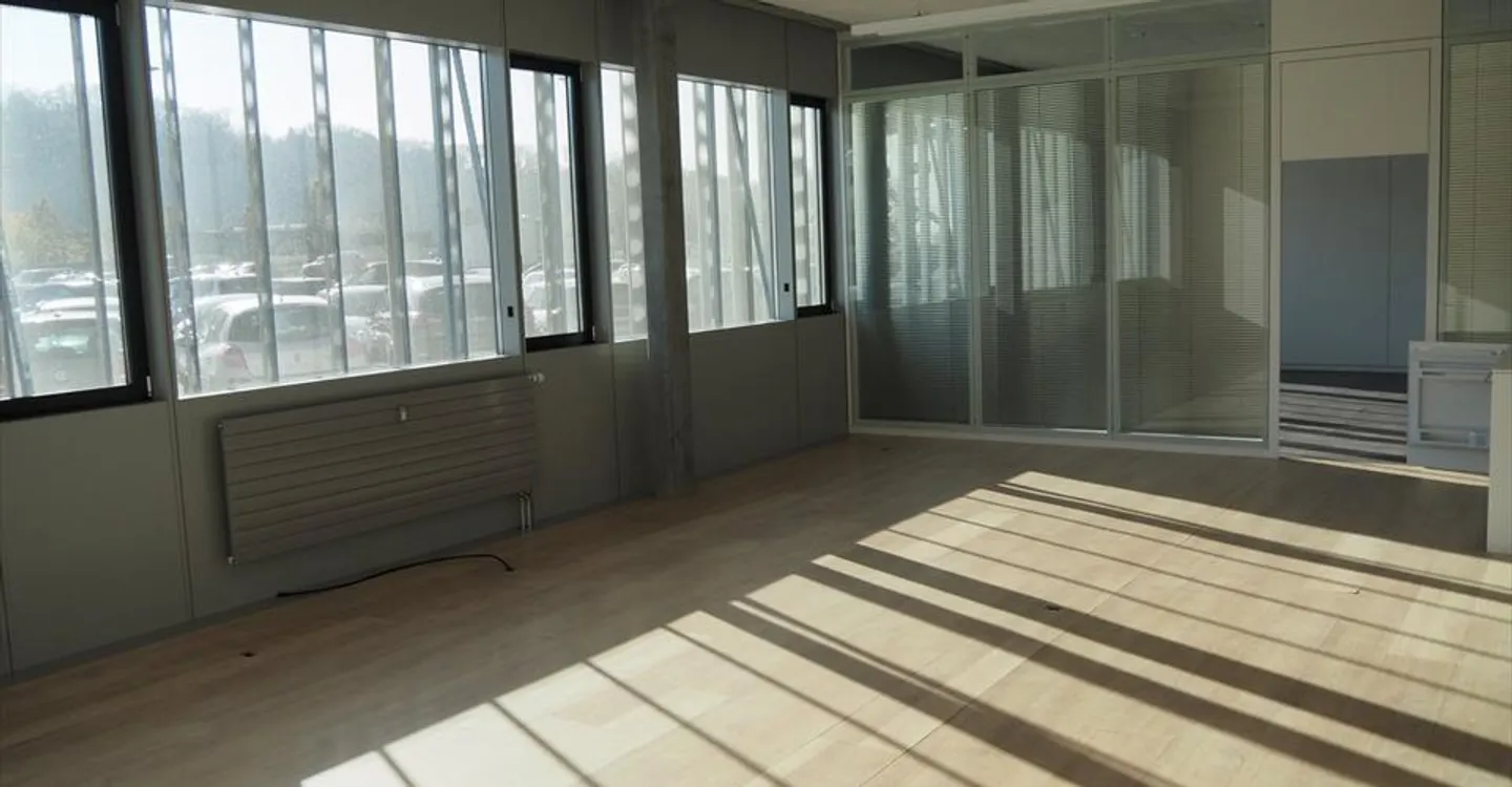 Espace de Bureau Moderne à Yverdon - Photo 3 sur 4