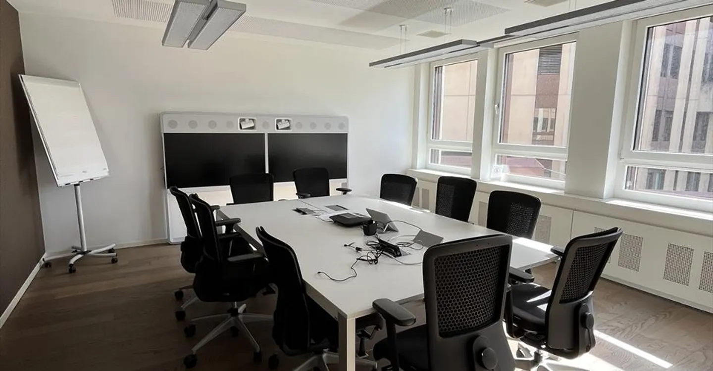 Bureau spacieux à Genève - Photo 3 sur 8