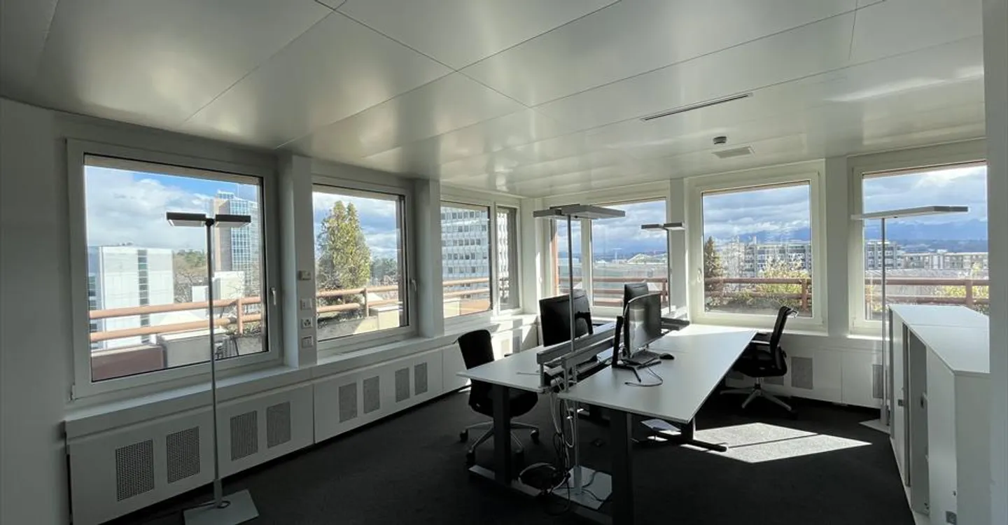 Bureau spacieux à Genève - Photo 1 sur 8