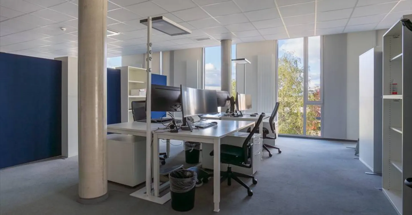 Office - Photo 2 of 10
