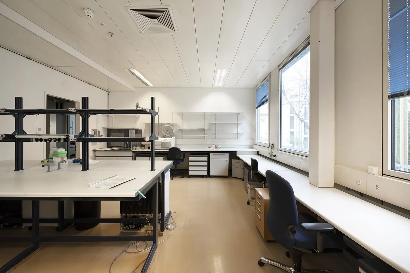 980m2 of laboratories on the 2nd floor of CTN 14 in Plan-les-Ouates - Photo 4 of 11