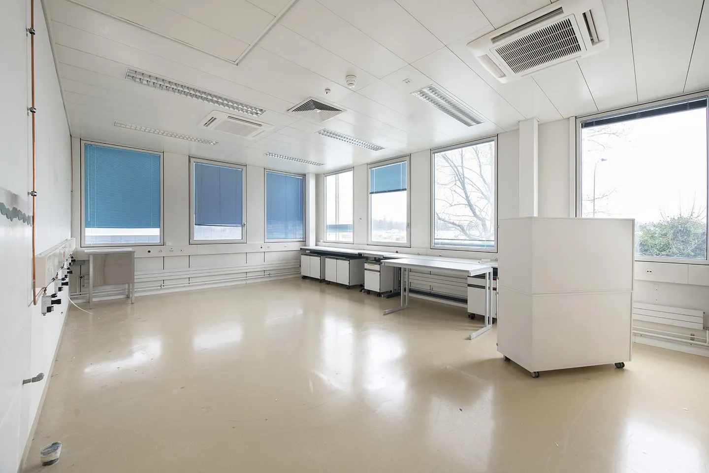 980m2 of laboratories on the 2nd floor of CTN 14 in Plan-les-Ouates - Photo 11 of 11