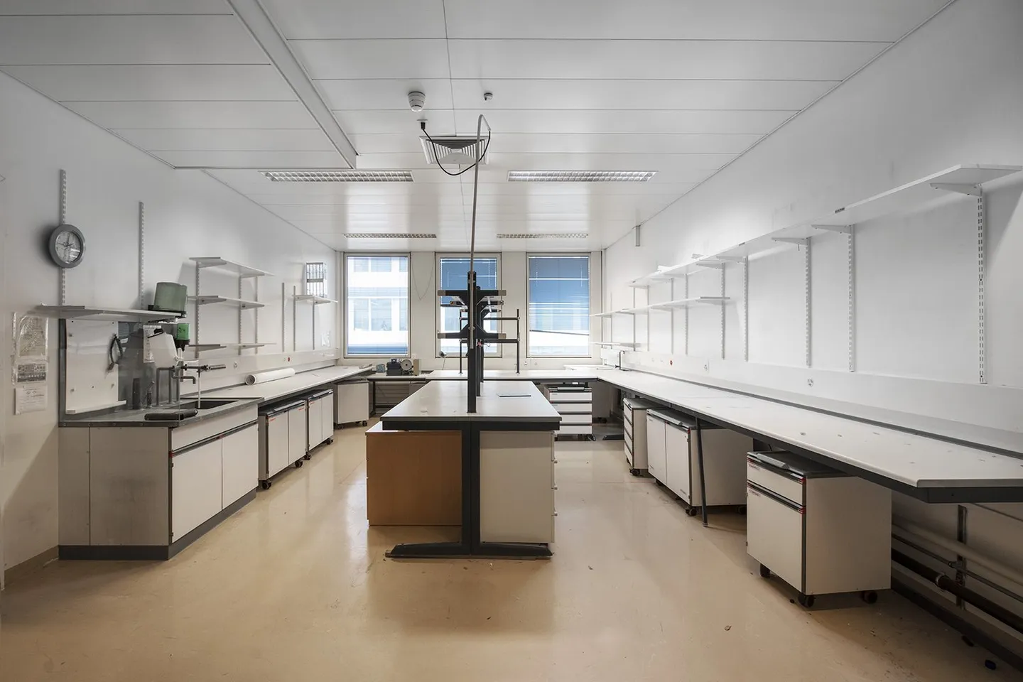 980m2 of laboratories on the 2nd floor of CTN 14 in Plan-les-Ouates - Photo 8 of 11