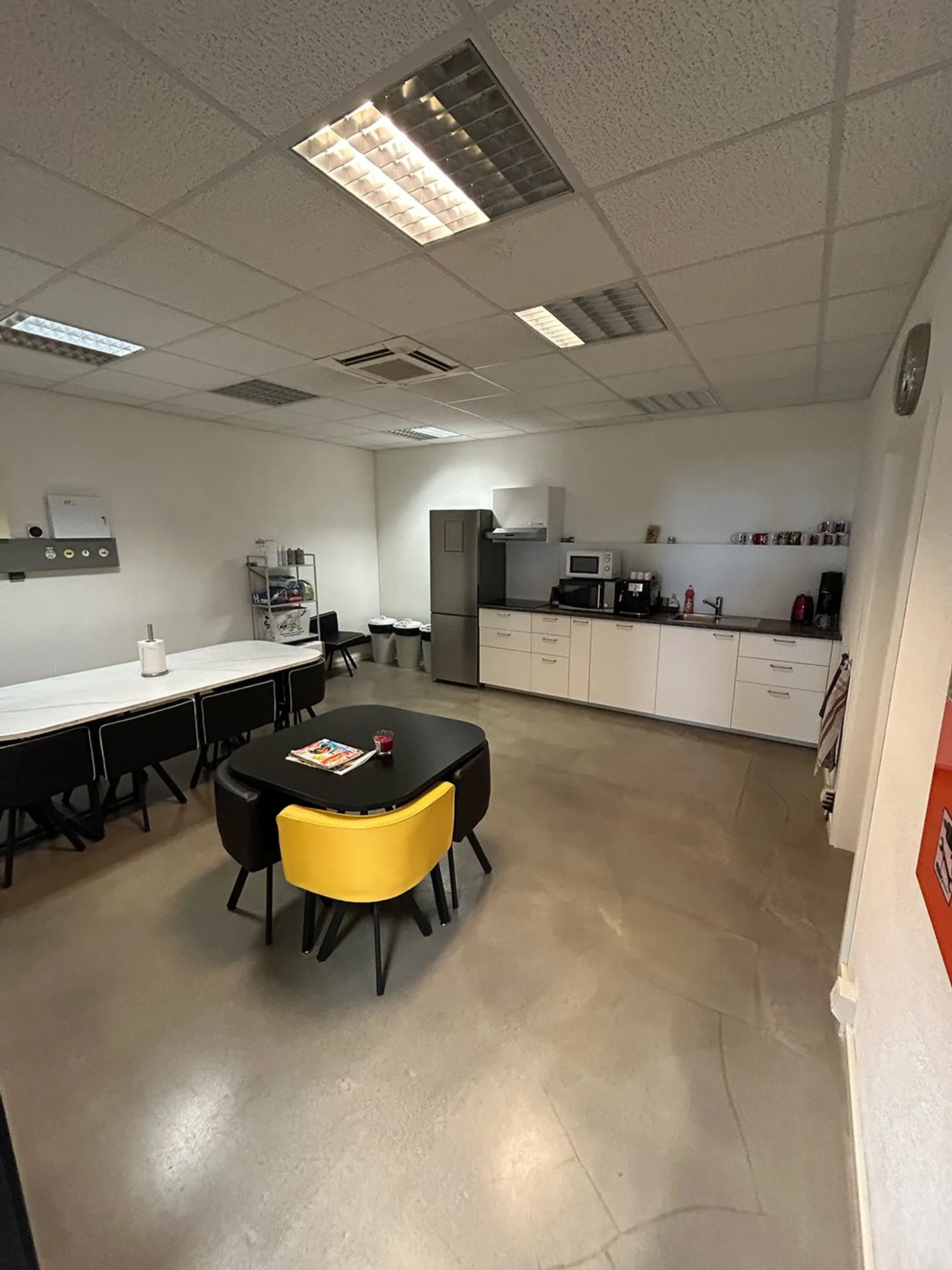 234m2 Werkstatt im 1. Stock des CTN 18 in Plan-les-Ouates. Vollständig renoviert - Foto 7 von 10