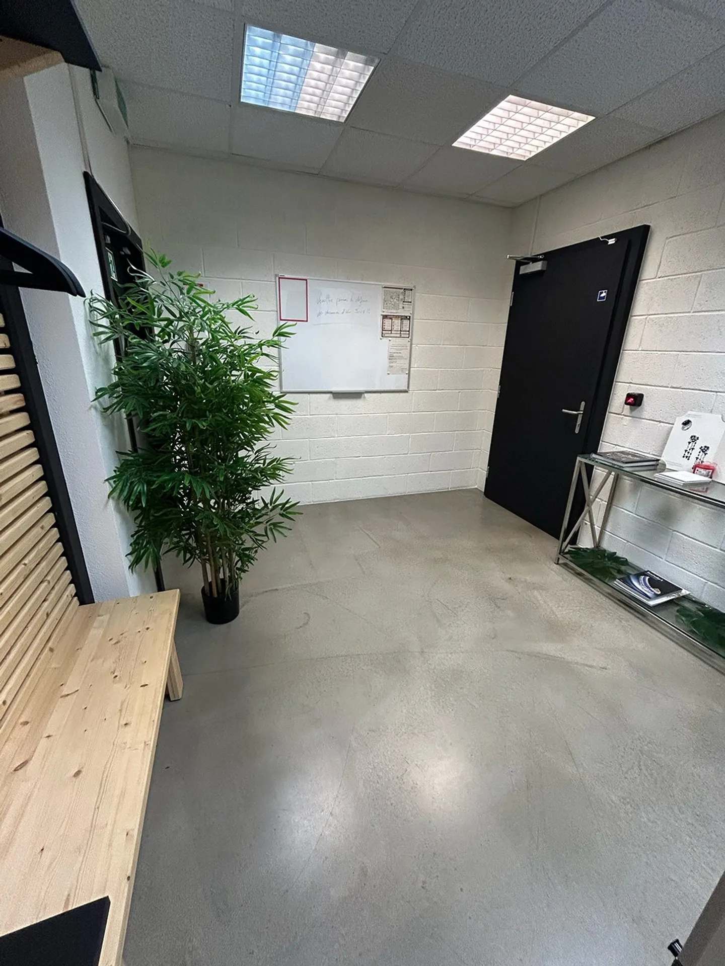 234m2 Werkstatt im 1. Stock des CTN 18 in Plan-les-Ouates. Vollständig renoviert - Foto 9 von 10