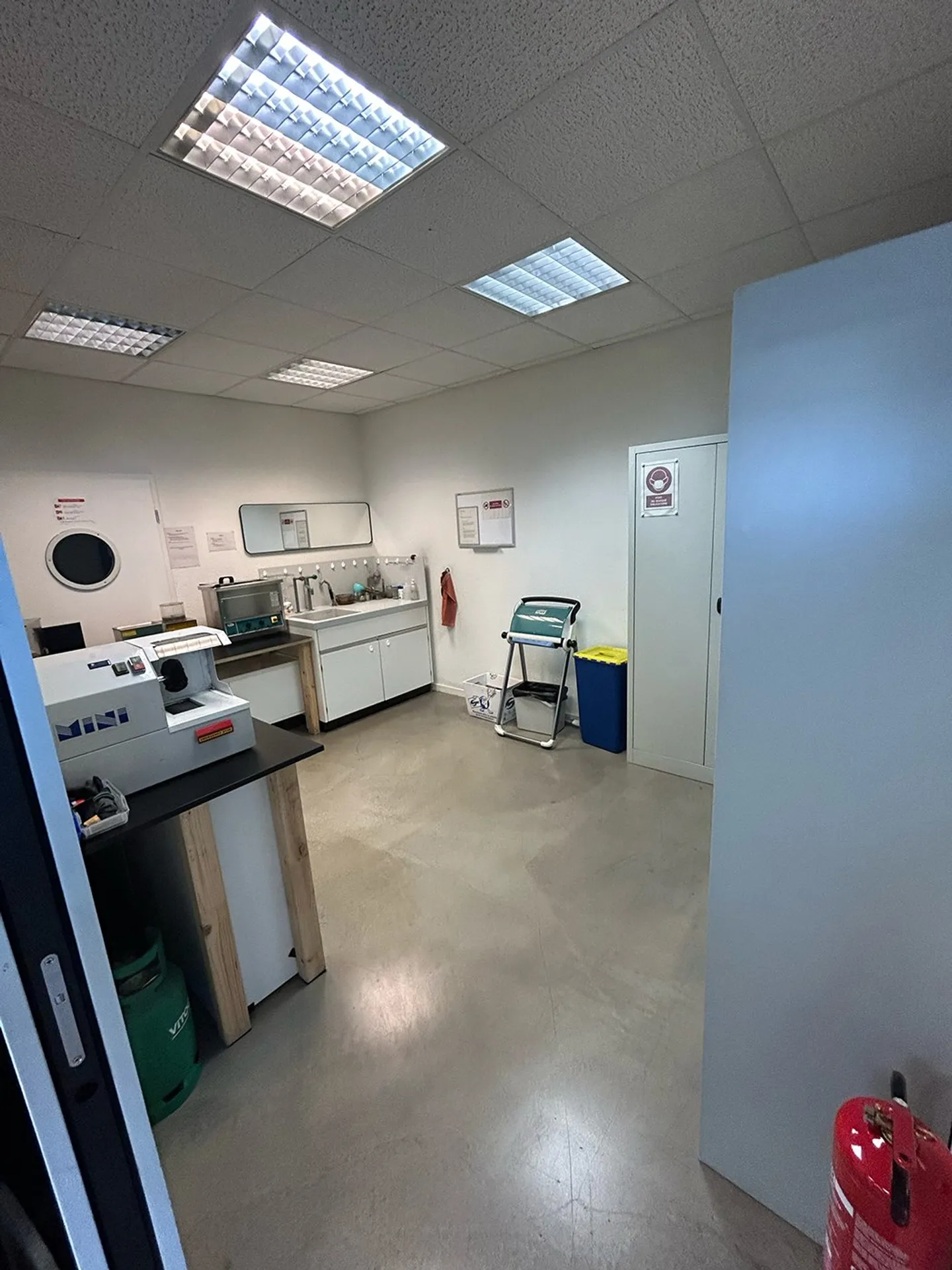 234m2 Werkstatt im 1. Stock des CTN 18 in Plan-les-Ouates. Vollständig renoviert - Foto 5 von 10