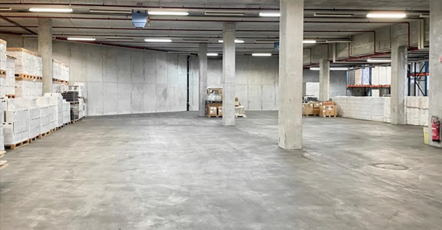 Deposit - Photo 3 of 4