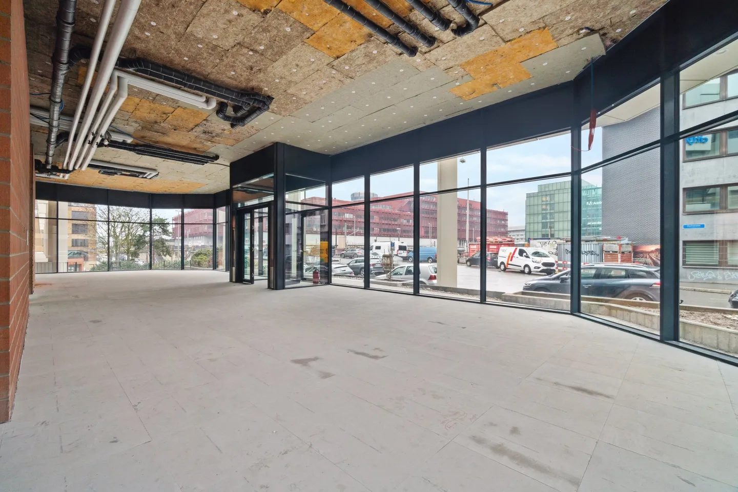 Does your concept need space? We have 215.90 m² in a prime location! - Photo 7 of 12