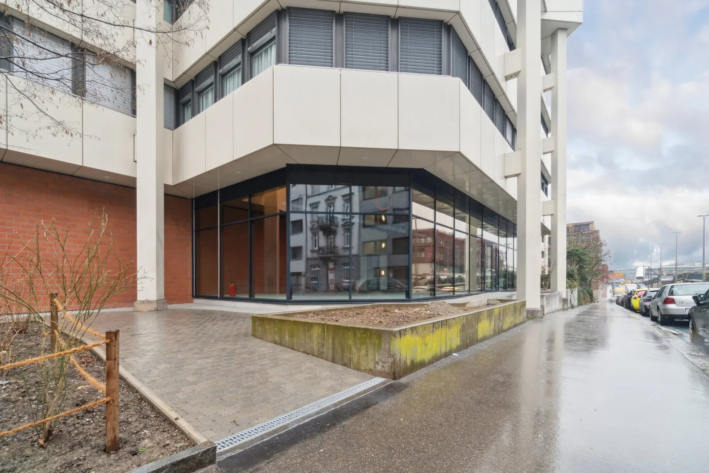 Does your concept need space? We have 215.90 m² in a prime location! - Photo 11 of 12