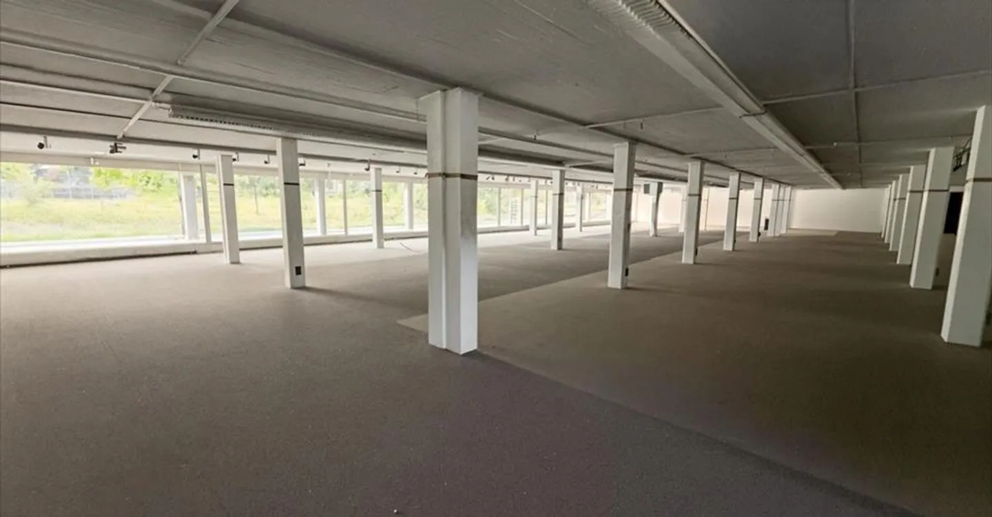 Espace Commercial à La Chaux-de-Fonds - Photo 2 sur 7