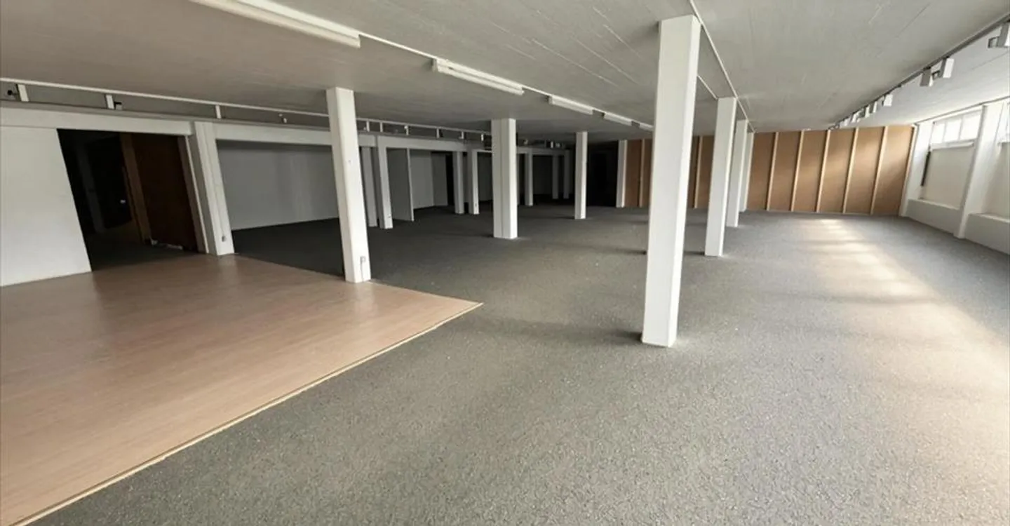 Espace Commercial à La Chaux-de-Fonds - Photo 4 sur 7