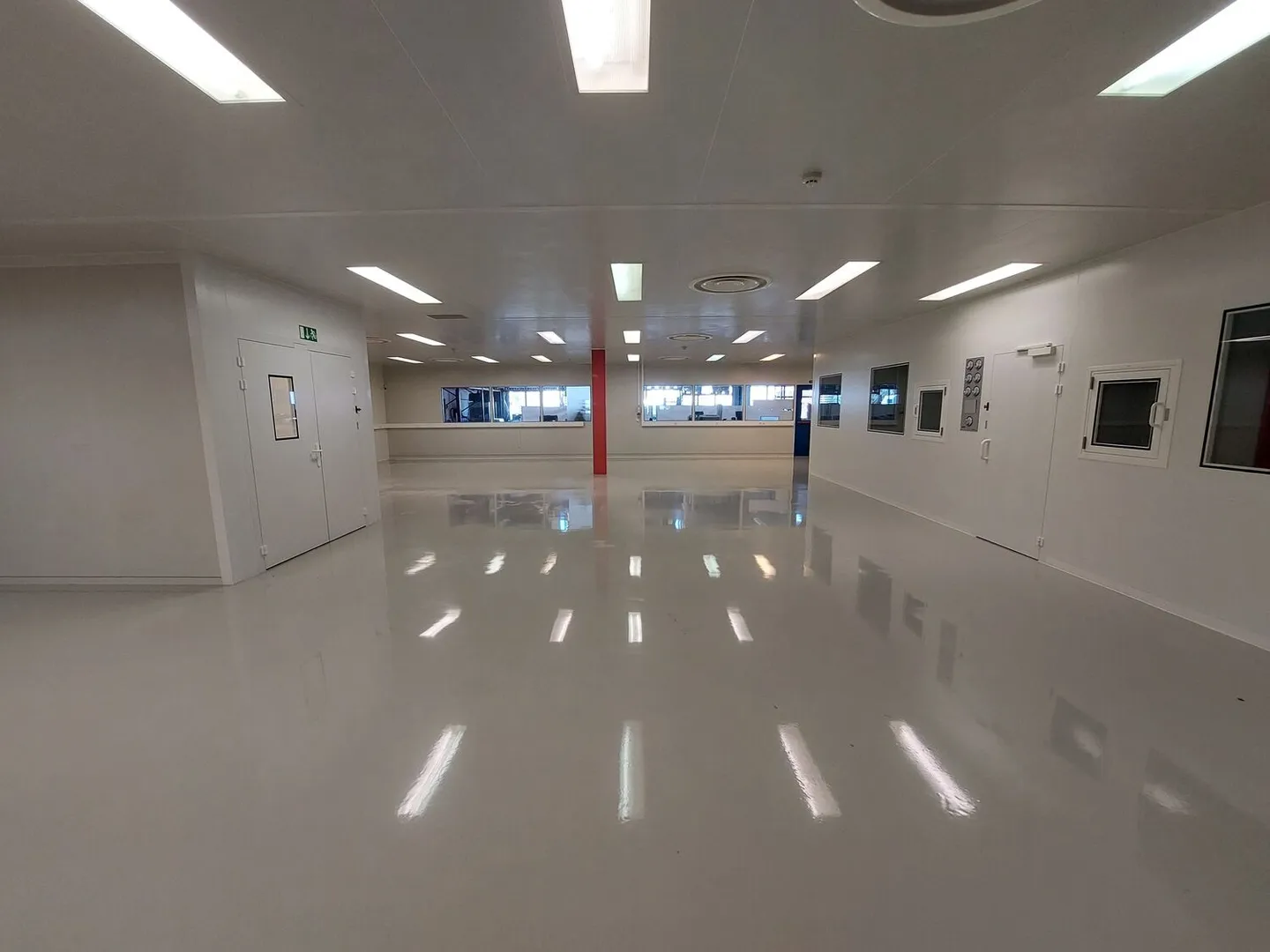 Area 350 m2 - Laboratory/Clean Rooms - Photo 3 of 5