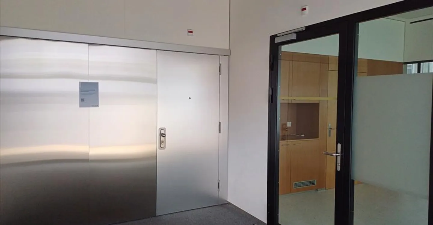 Espace Commercial avec Vue Urbaine - Photo 3 sur 8