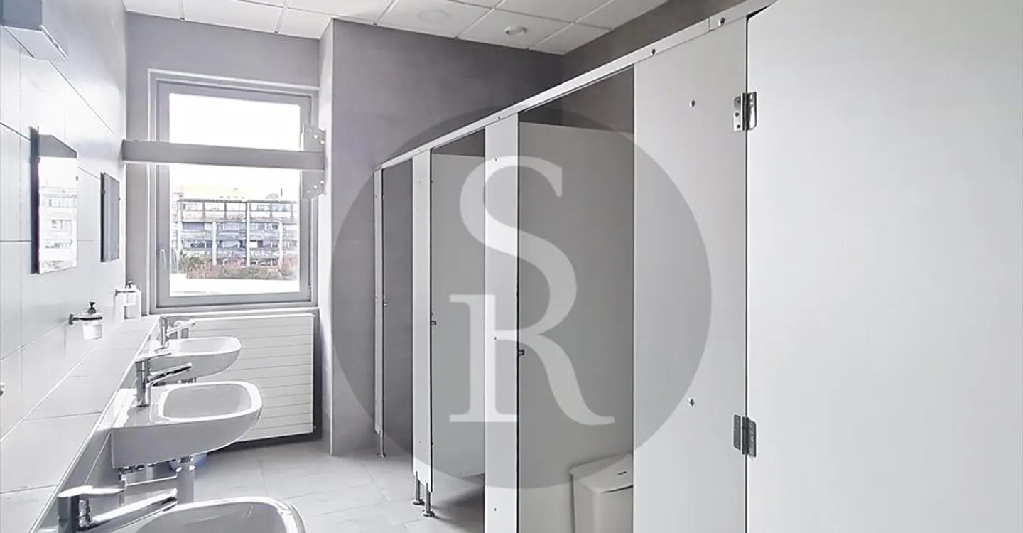 Industrial Space - Photo 5 of 9